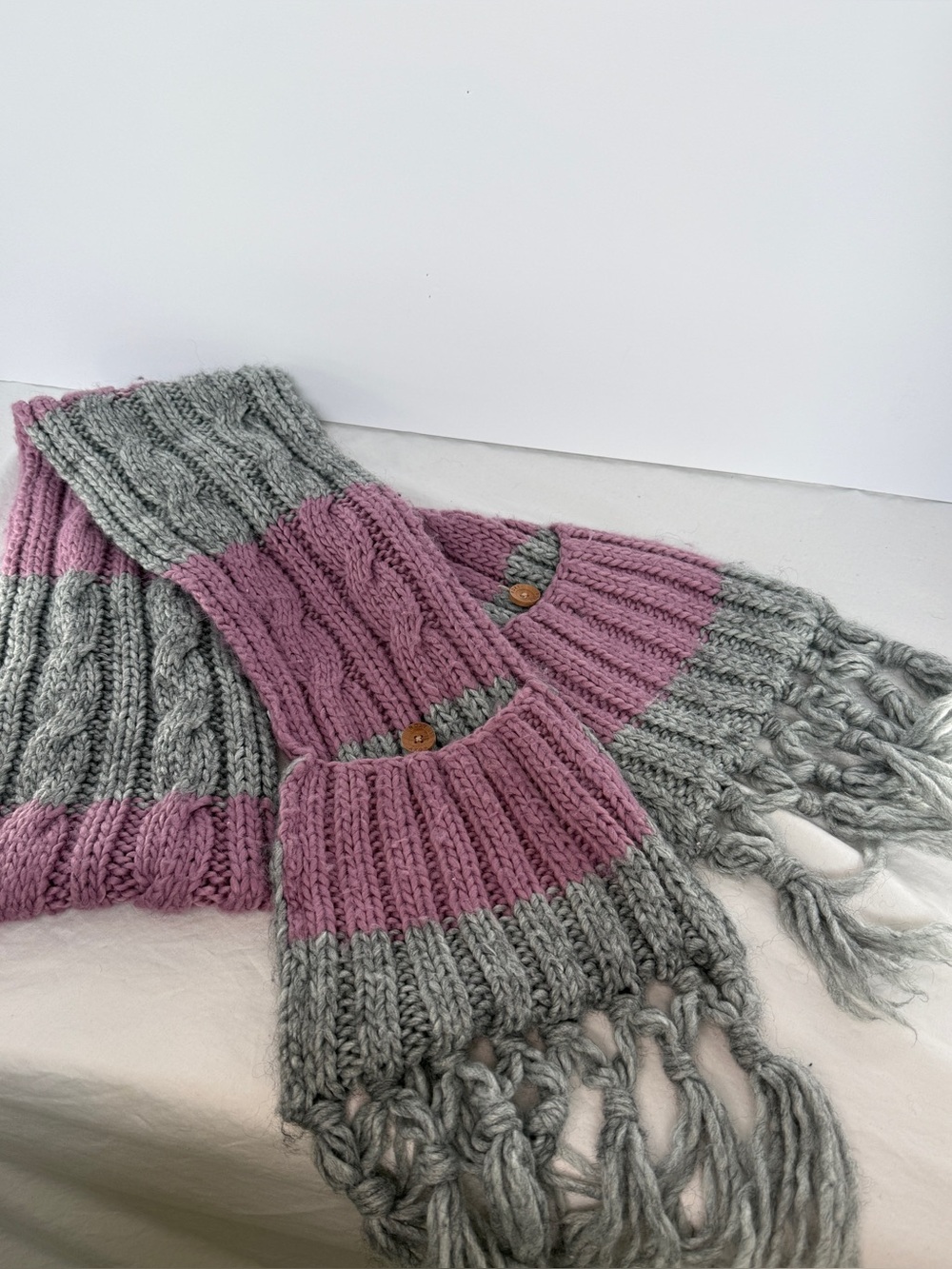 Roxy-Comfy & Cozy Knit Women's Scarf in Pink and Gray with Pockets